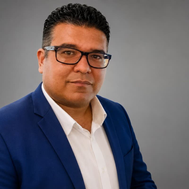 Retrato de Henrique Melo, CEO da HMX Consulting